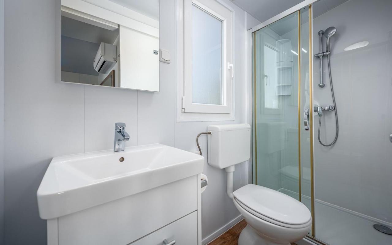 Panorama Mobile Homes In Camping Park Umag Room photo