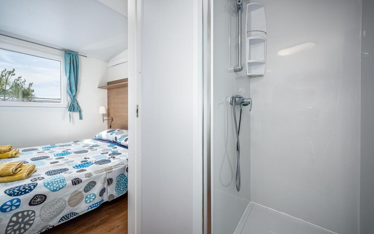 Panorama Mobile Homes In Camping Park Umag Room photo