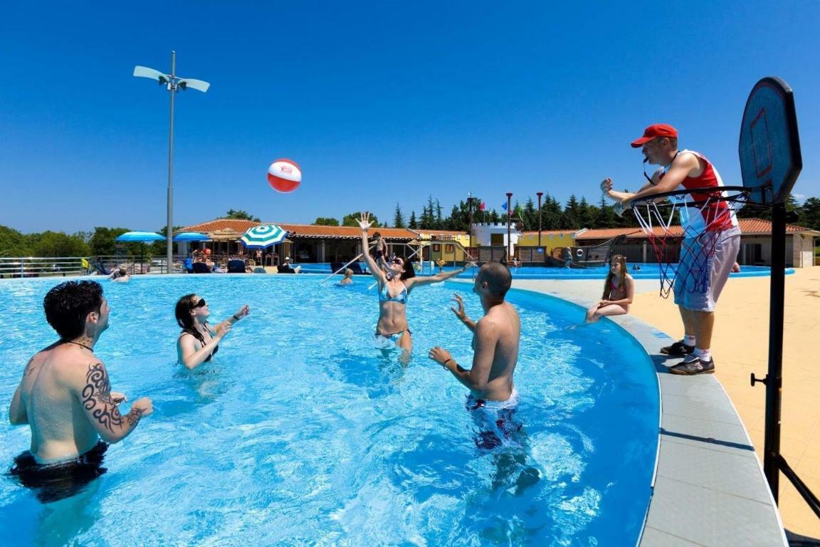 Panorama Mobile Homes In Camping Park Umag Exterior photo