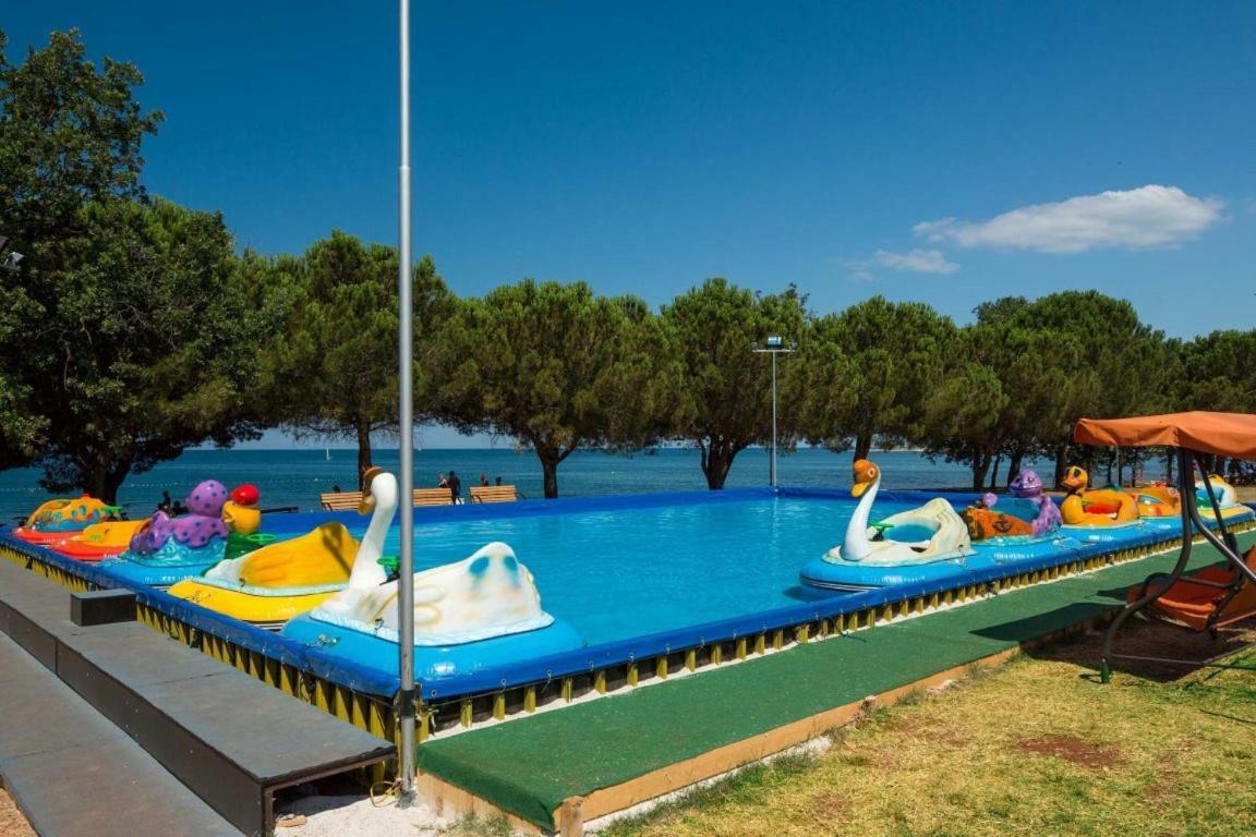 Panorama Mobile Homes In Camping Park Umag Exterior photo